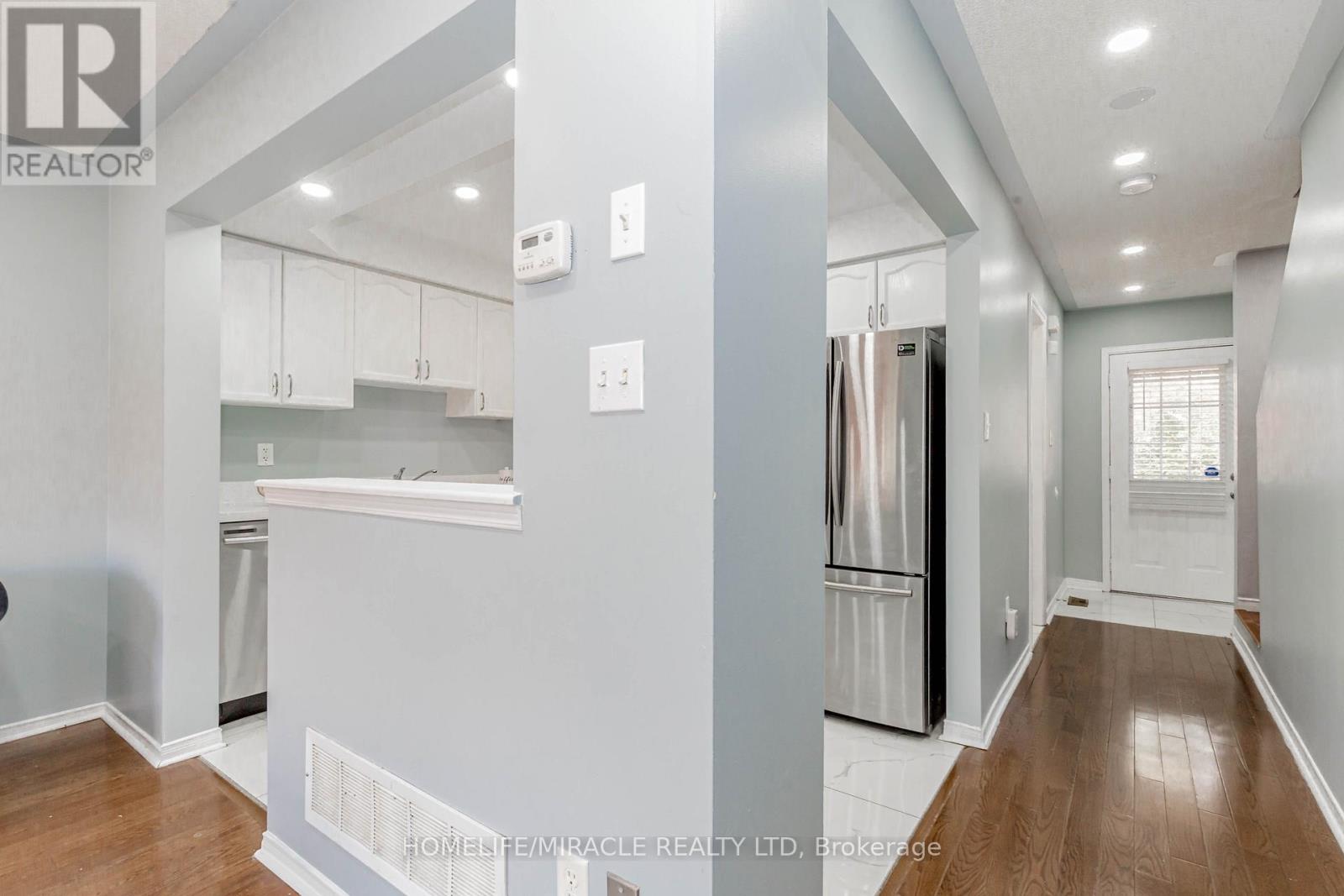 4 Vauxhall Crescent, Brampton, Ontario  L7A 3A3 - Photo 15 - W12577120