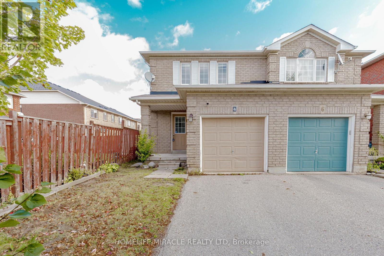 4 Vauxhall Crescent, Brampton, Ontario  L7A 3A3 - Photo 2 - W12577120