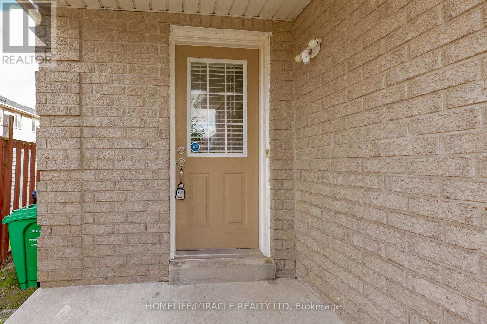 4 Vauxhall Crescent, Brampton, Ontario  L7A 3A3 - Photo 3 - W12577120