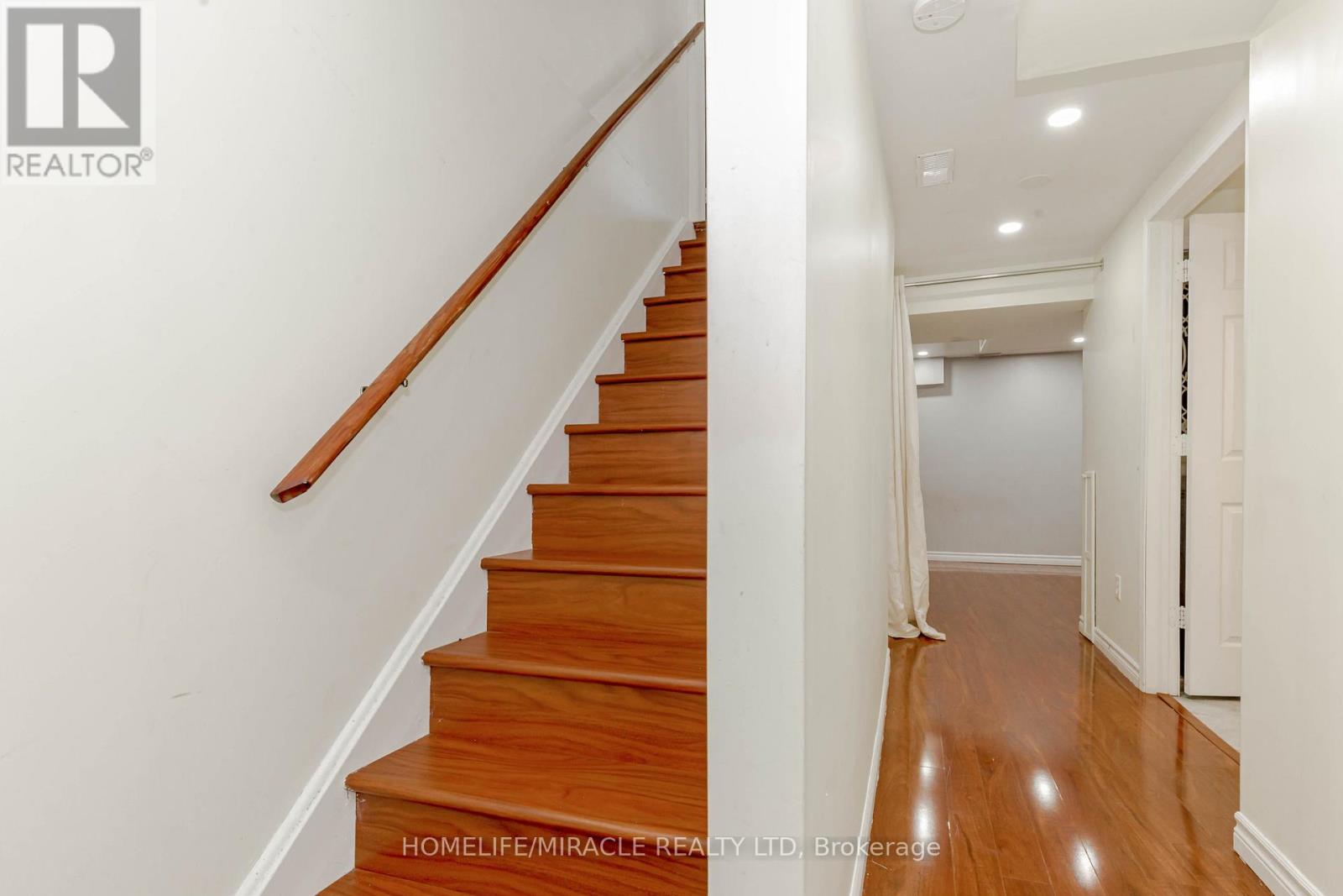 4 Vauxhall Crescent, Brampton, Ontario  L7A 3A3 - Photo 37 - W12577120