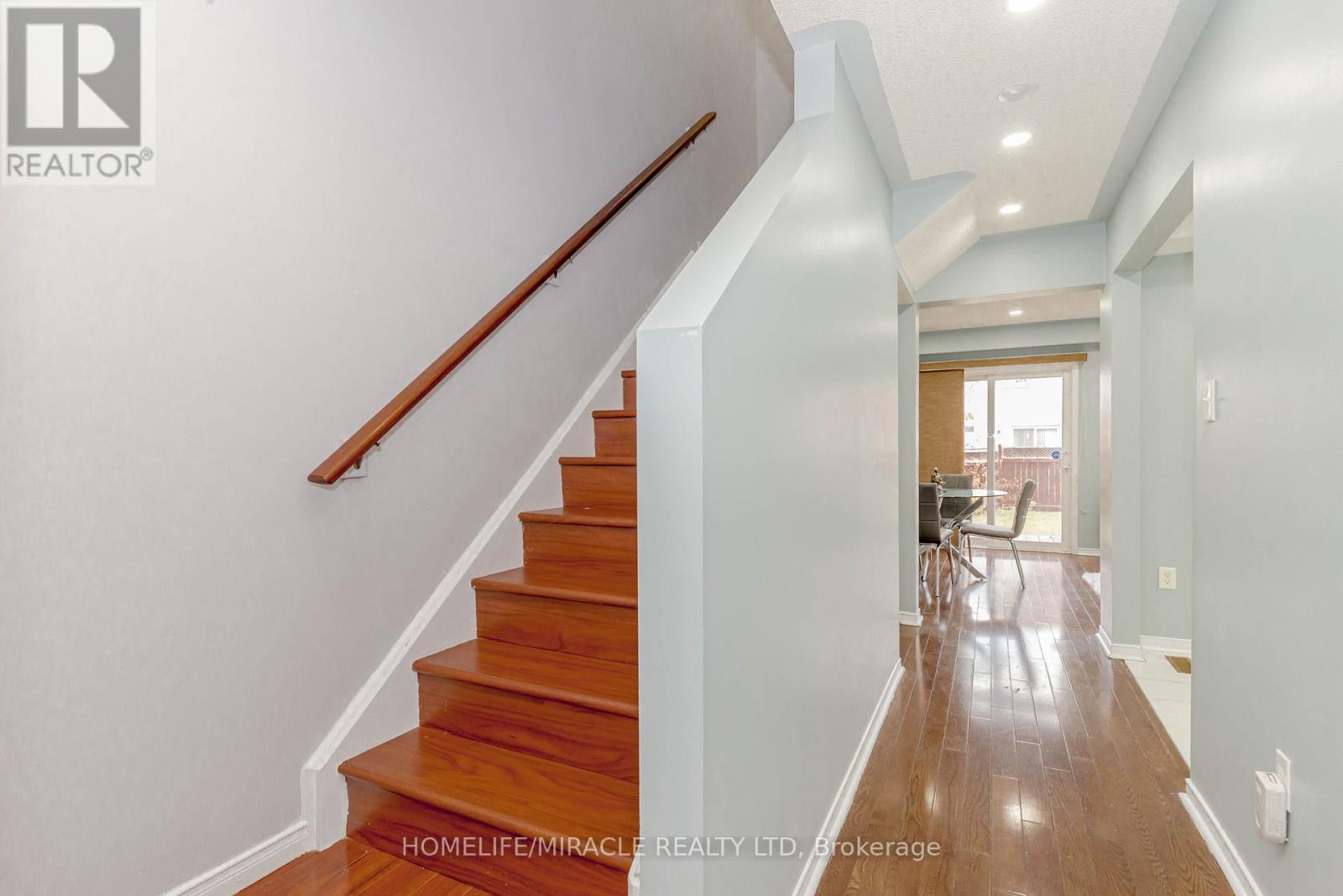 4 Vauxhall Crescent, Brampton, Ontario  L7A 3A3 - Photo 6 - W12577120