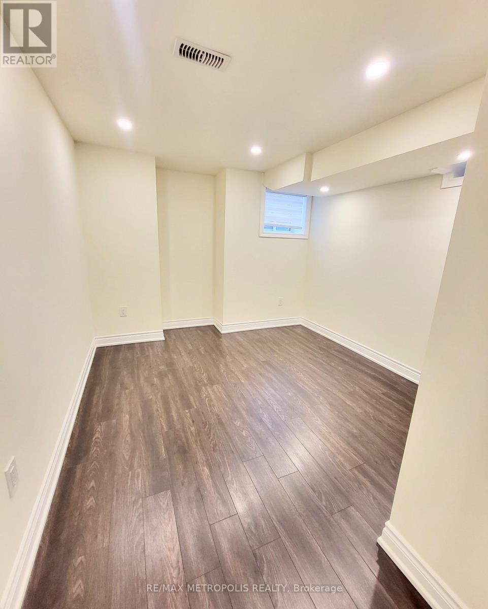 Bsmt - 923 Penson Crescent, Milton, Ontario  L9T 8Z7 - Photo 10 - W12577132