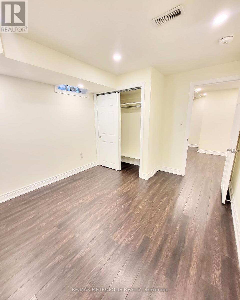 Bsmt - 923 Penson Crescent, Milton, Ontario  L9T 8Z7 - Photo 11 - W12577132