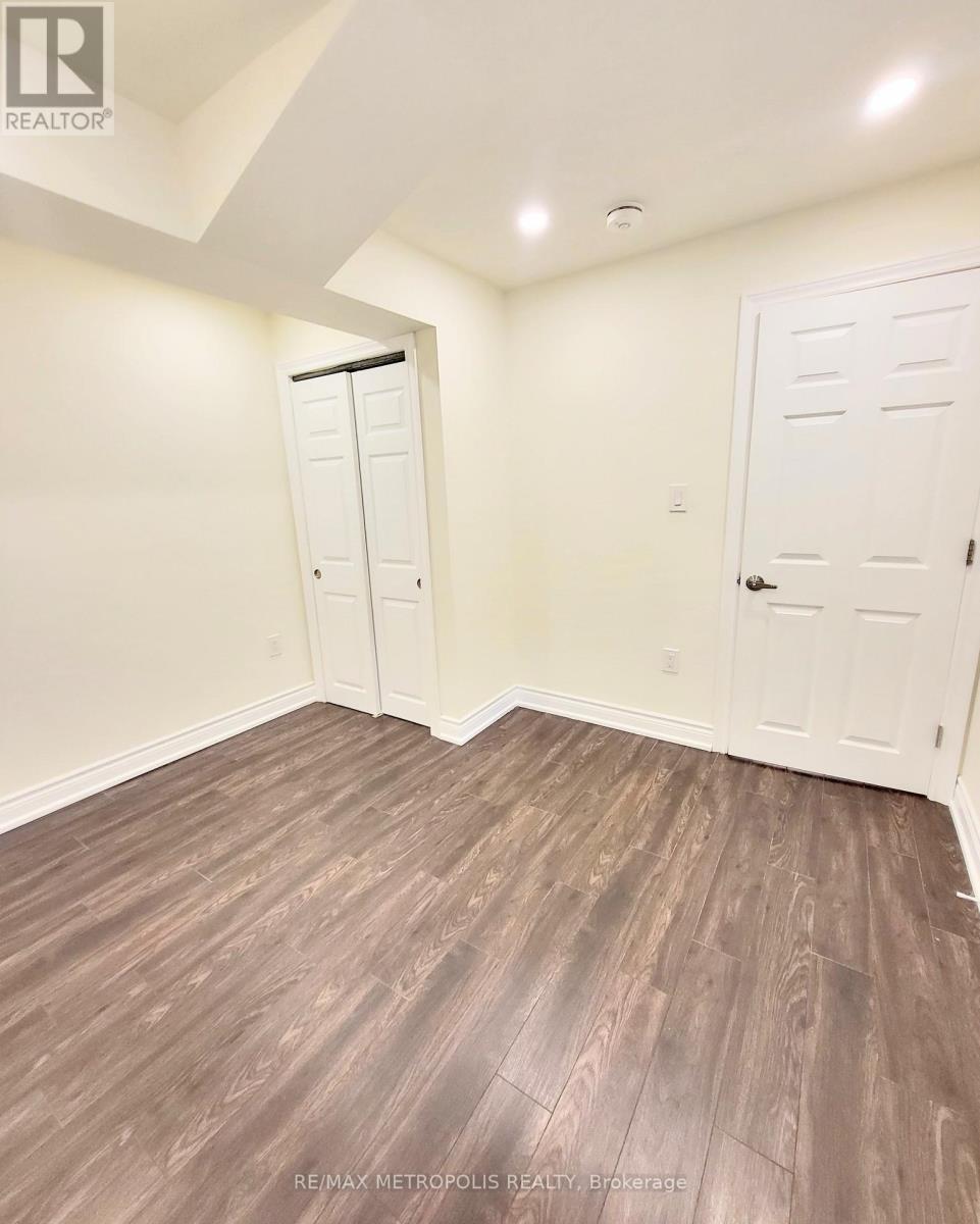 Bsmt - 923 Penson Crescent, Milton, Ontario  L9T 8Z7 - Photo 15 - W12577132