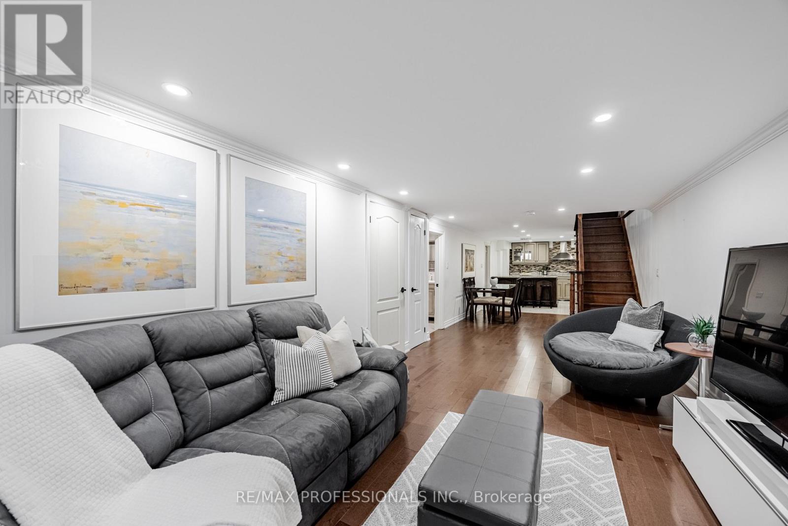 108 Avening Drive, Toronto, Ontario  M9V 4E6 - Photo 17 - W12577136