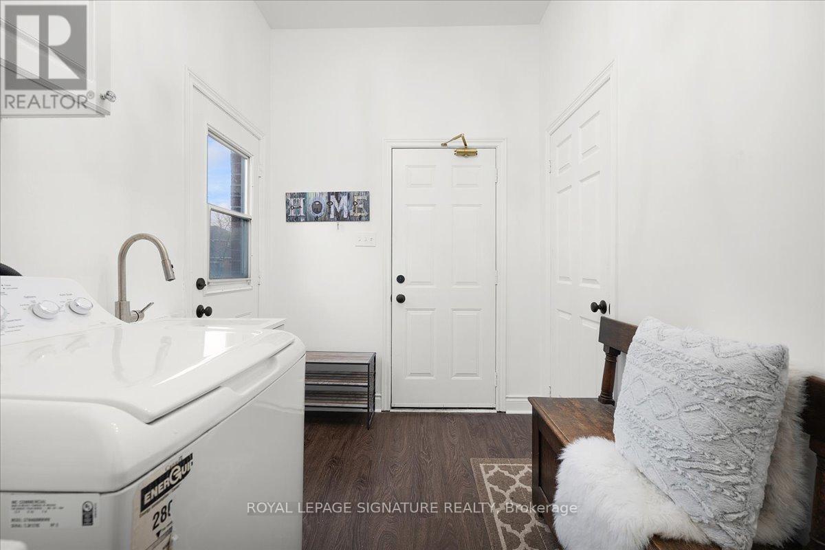 1093 Senlac Court, Mississauga, Ontario  L5V 1B8 - Photo 21 - W12577158