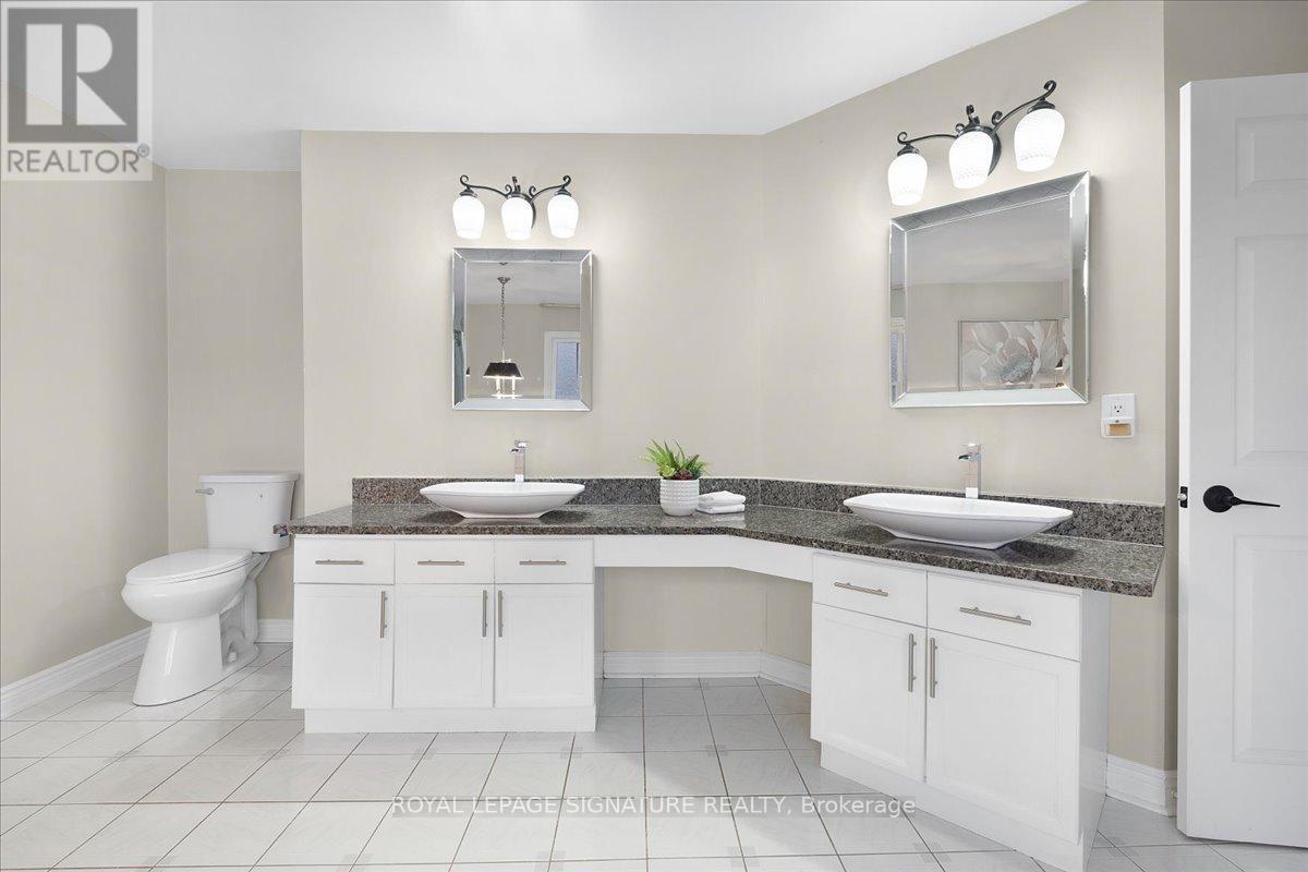 1093 Senlac Court, Mississauga, Ontario  L5V 1B8 - Photo 27 - W12577158