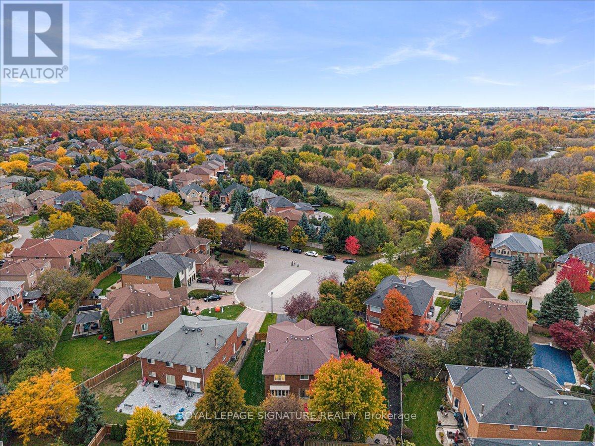 1093 Senlac Court, Mississauga, Ontario  L5V 1B8 - Photo 41 - W12577158