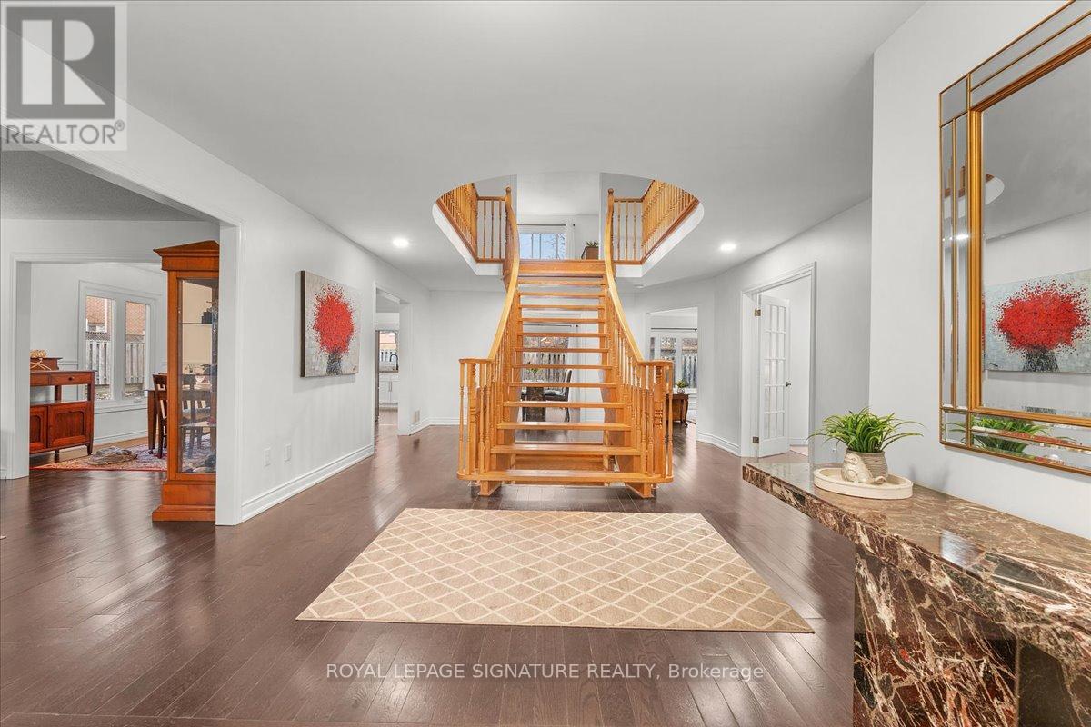 1093 Senlac Court, Mississauga, Ontario  L5V 1B8 - Photo 7 - W12577158