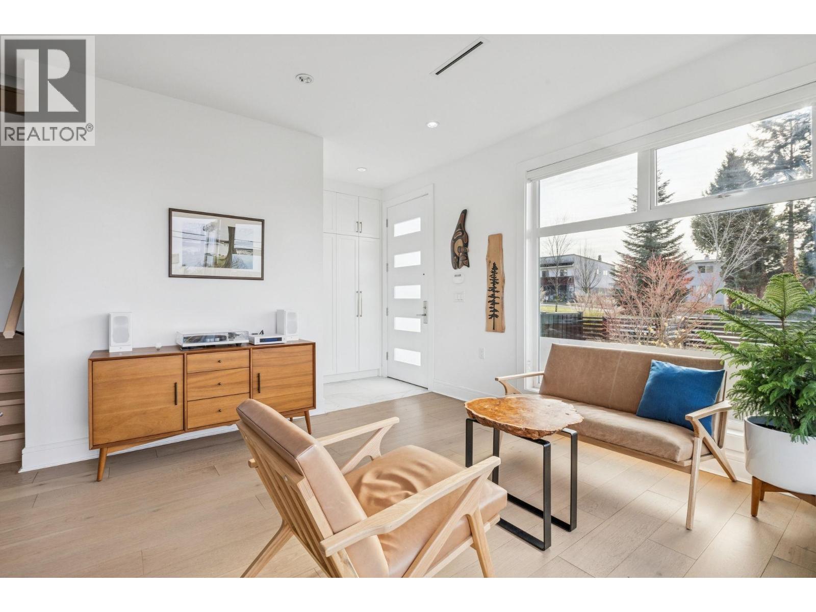 366 W Keith Road, North Vancouver, British Columbia  V7M 1M1 - Photo 4 - R3070205