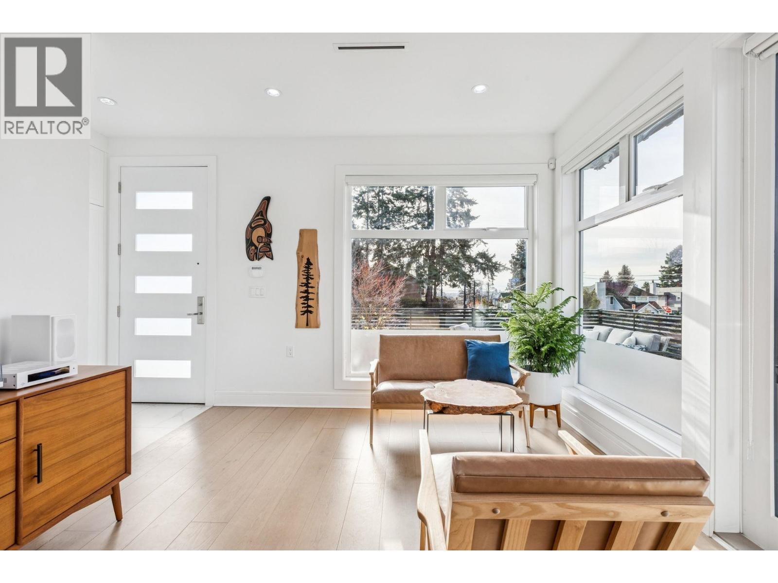 366 W Keith Road, North Vancouver, British Columbia  V7M 1M1 - Photo 6 - R3070205