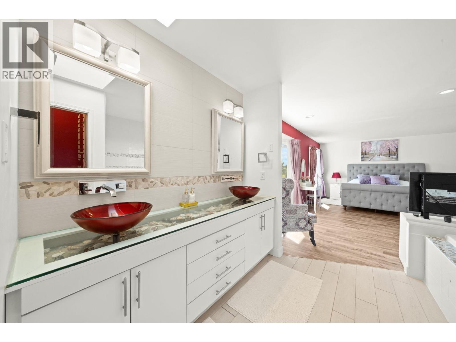 2258 Sorrento Drive, Coquitlam, British Columbia  V3K 6P4 - Photo 21 - R3070195