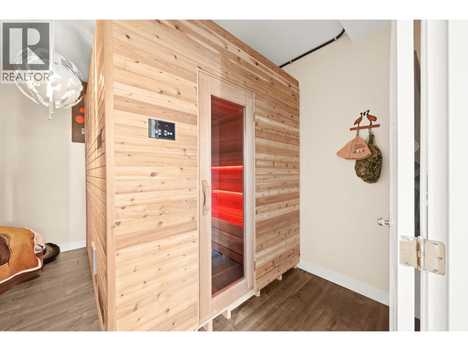 2258 Sorrento Drive, Coquitlam, British Columbia  V3K 6P4 - Photo 31 - R3070195