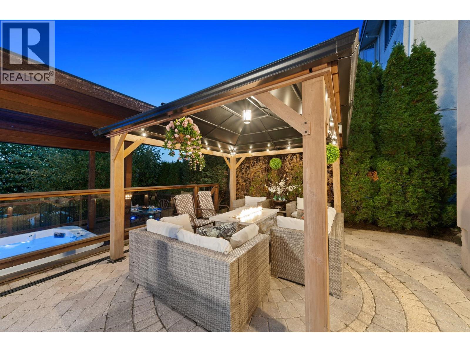 2258 Sorrento Drive, Coquitlam, British Columbia  V3K 6P4 - Photo 37 - R3070195