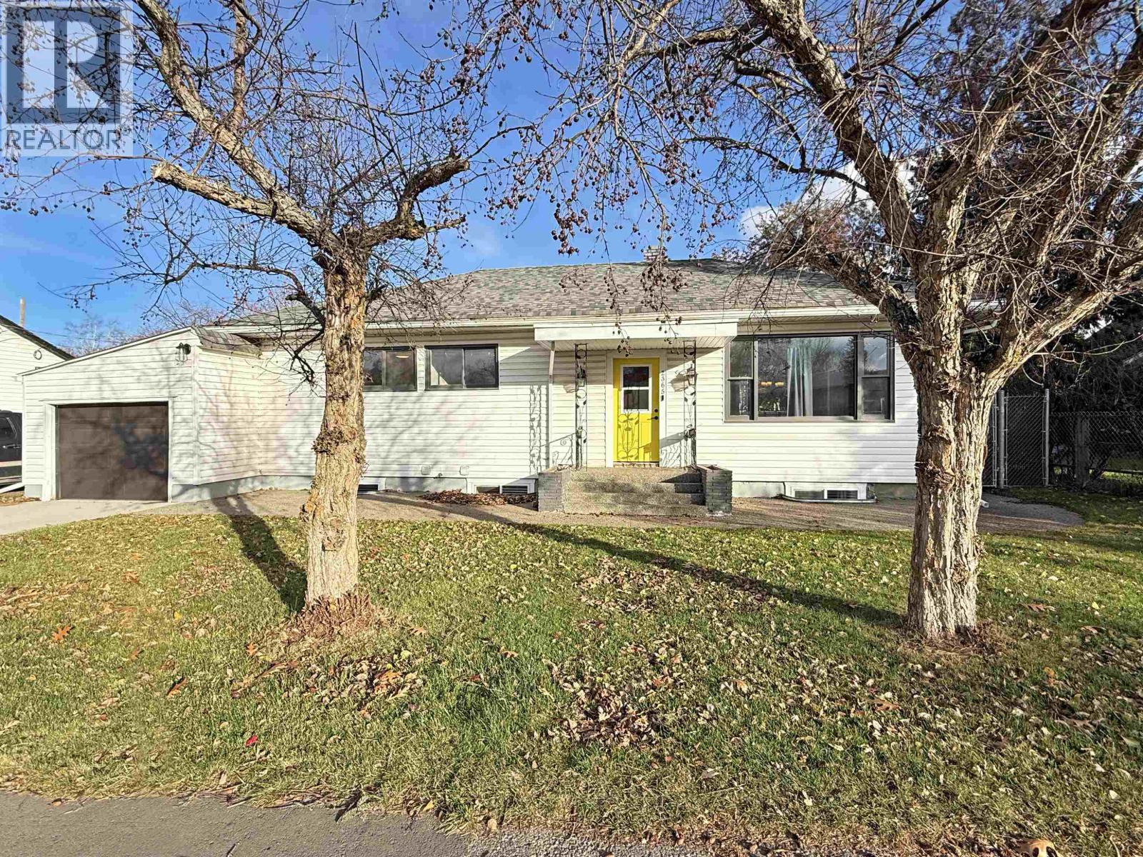 2365 LAURIER CRESCENT, Prince George, British Columbia