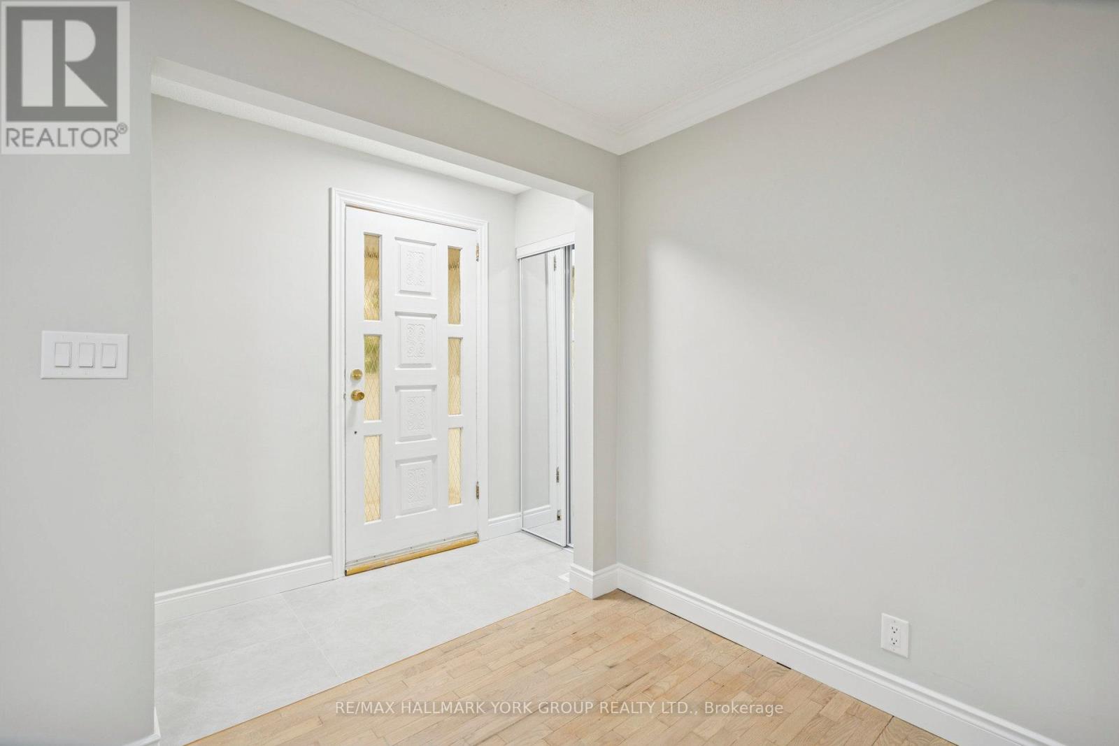 211 Maplehurst Avenue, Toronto, Ontario  M2N 3C3 - Photo 4 - C12577166