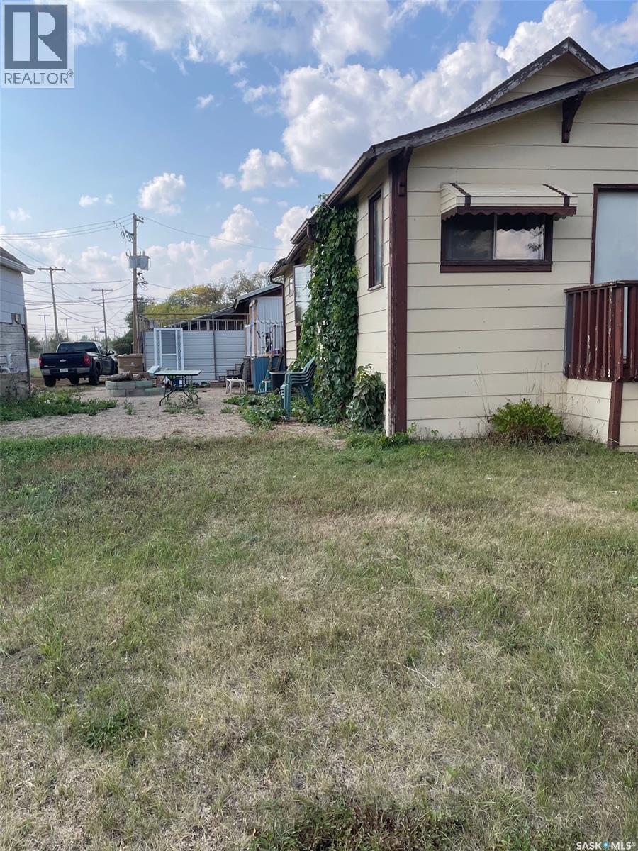 2068 Connaught Street, Regina, Saskatchewan S4T 4T7 - Photo 2 - SK018493