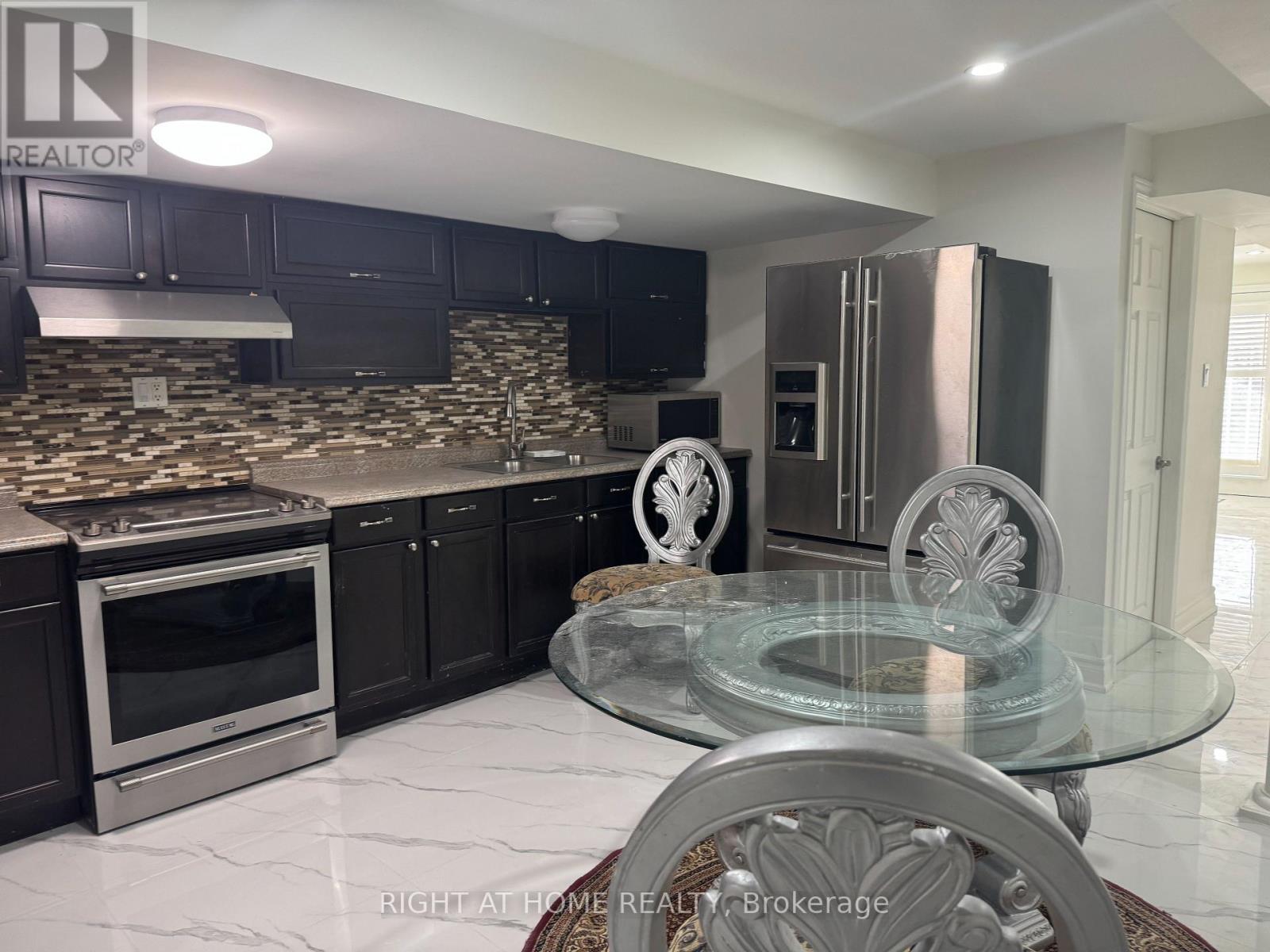 Basement - 102 Southlake Boulevard, Brampton, Ontario  L6V 4P2 - Photo 5 - W12577182