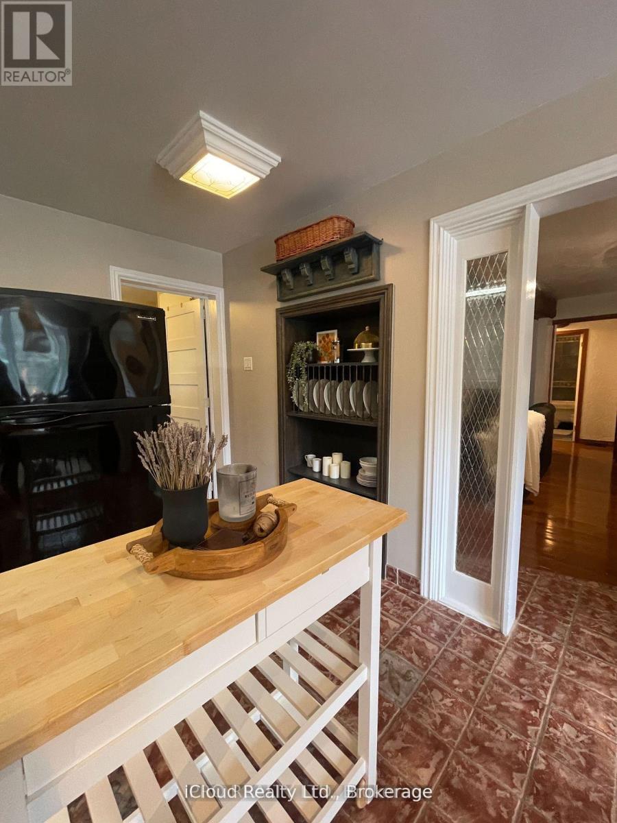 11 Maple Lane, Caledon, Ontario  L7E 0L3 - Photo 13 - W12577188