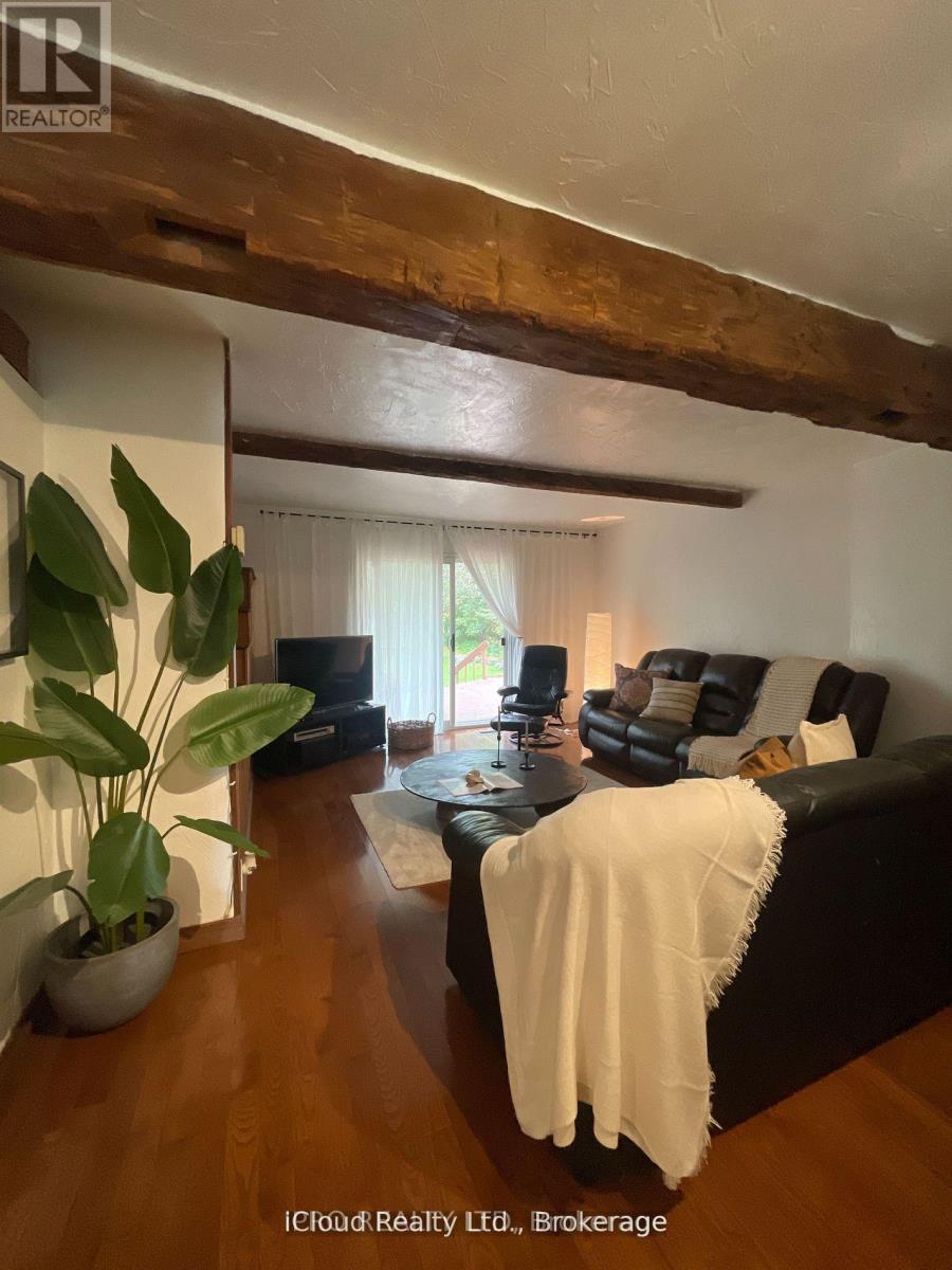 11 Maple Lane, Caledon, Ontario  L7E 0L3 - Photo 19 - W12577188