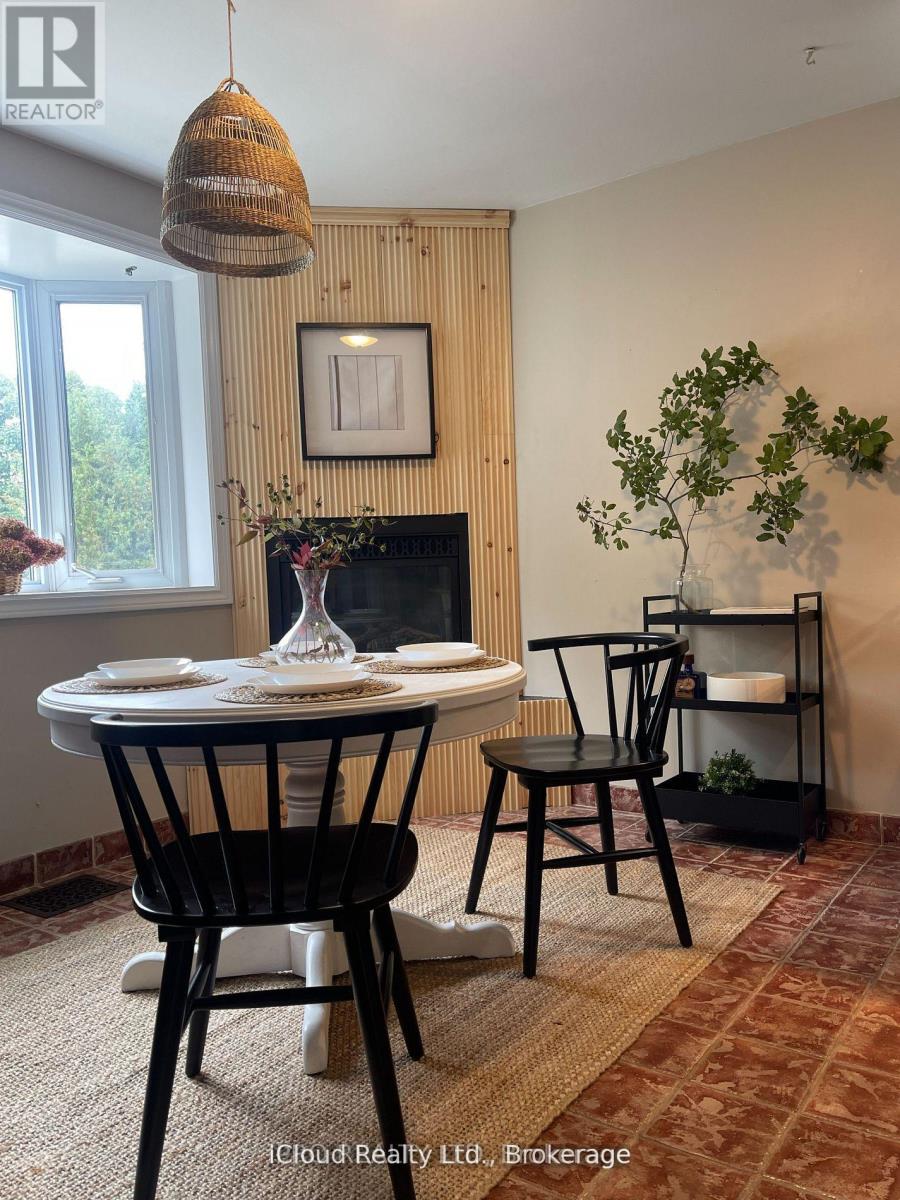 11 Maple Lane, Caledon, Ontario  L7E 0L3 - Photo 7 - W12577188