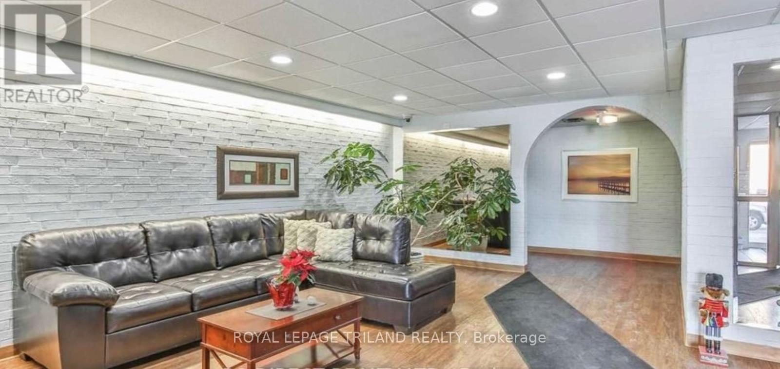 208 - 1106 Jalna Boulevard, London South, Ontario  N6E 2R9 - Photo 2 - X12577202