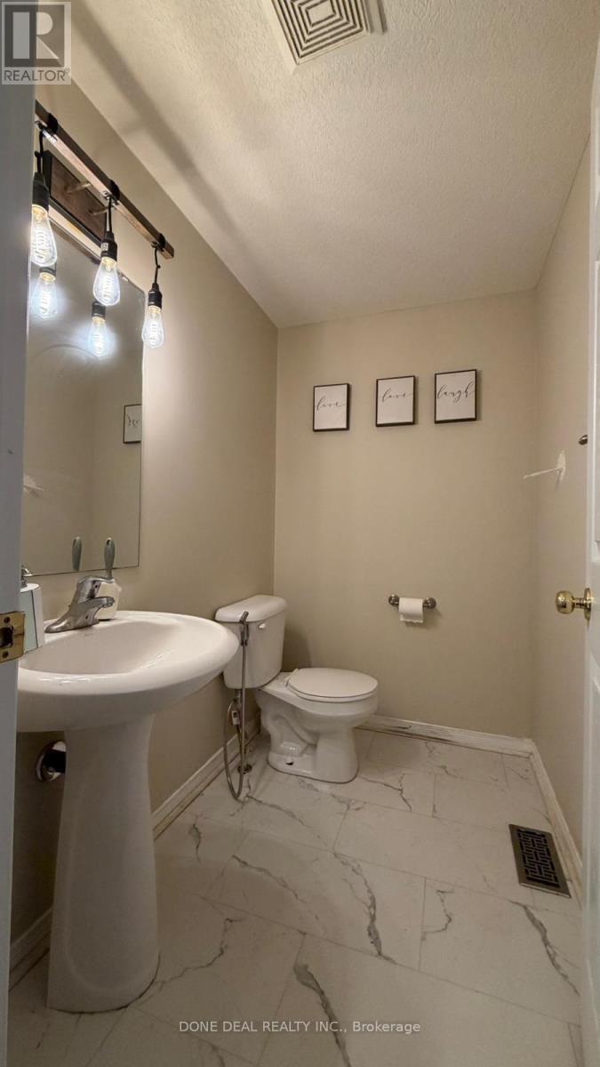 528 Virginia Creeper Street, Waterloo, Ontario  N2V 2W3 - Photo 11 - X12577186