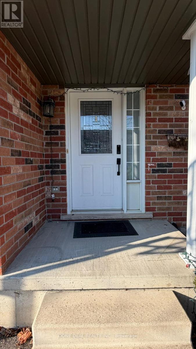 528 Virginia Creeper Street, Waterloo, Ontario  N2V 2W3 - Photo 2 - X12577186