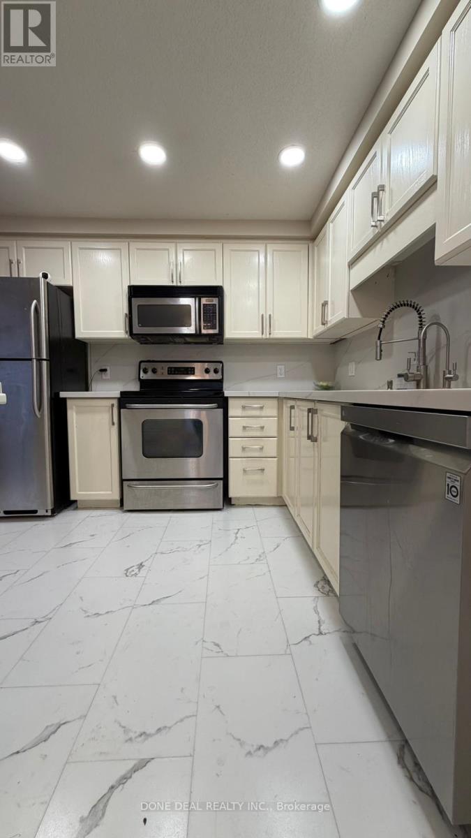 528 Virginia Creeper Street, Waterloo, Ontario  N2V 2W3 - Photo 8 - X12577186