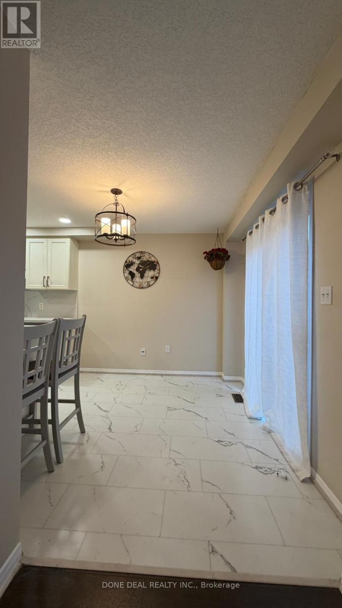 528 Virginia Creeper Street, Waterloo, Ontario  N2V 2W3 - Photo 9 - X12577186