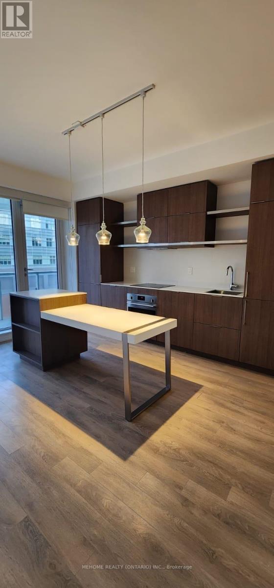 197 YONGE STREET, Toronto, Ontario