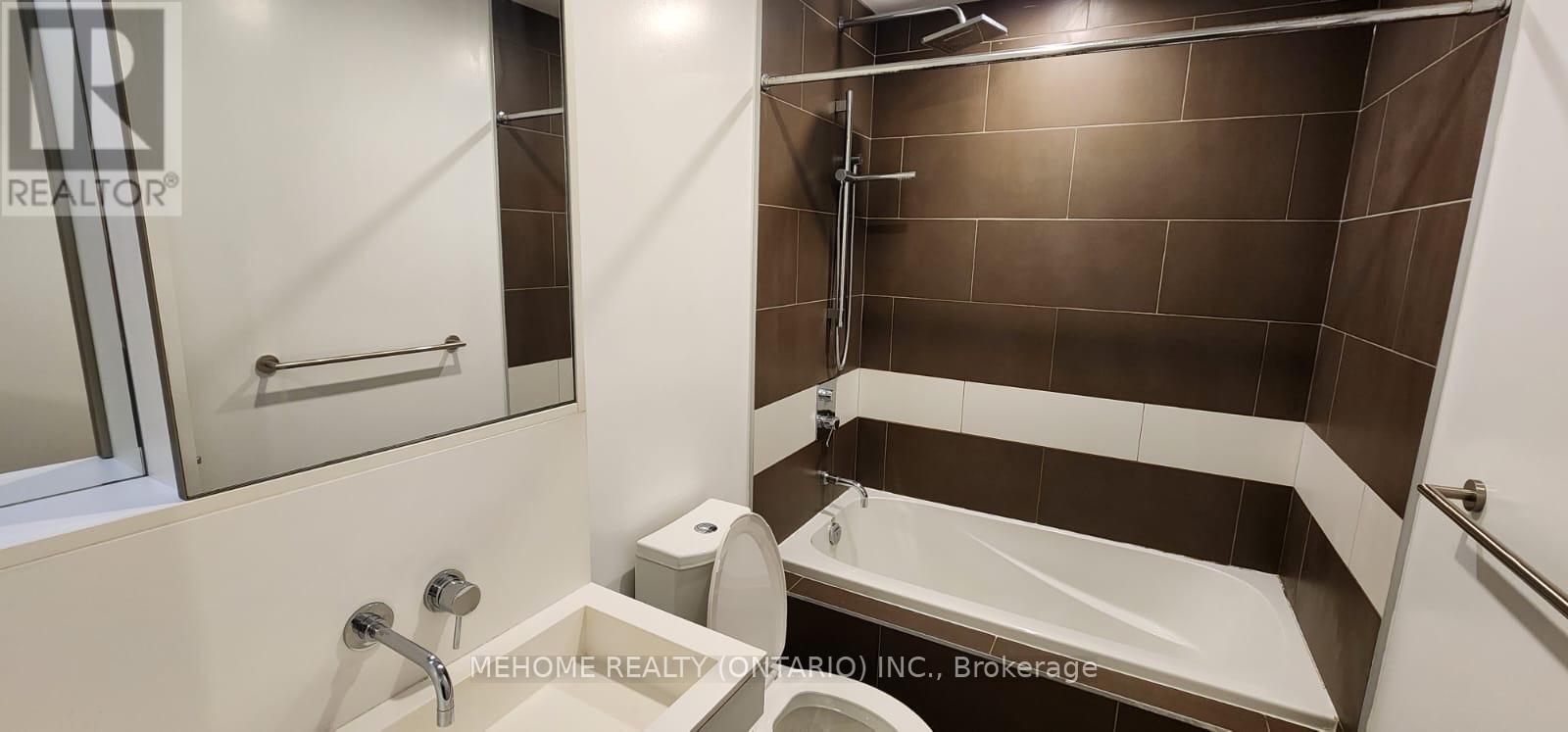 197 Yonge Street, Toronto, Ontario  M5B 0C4 - Photo 13 - C12577224