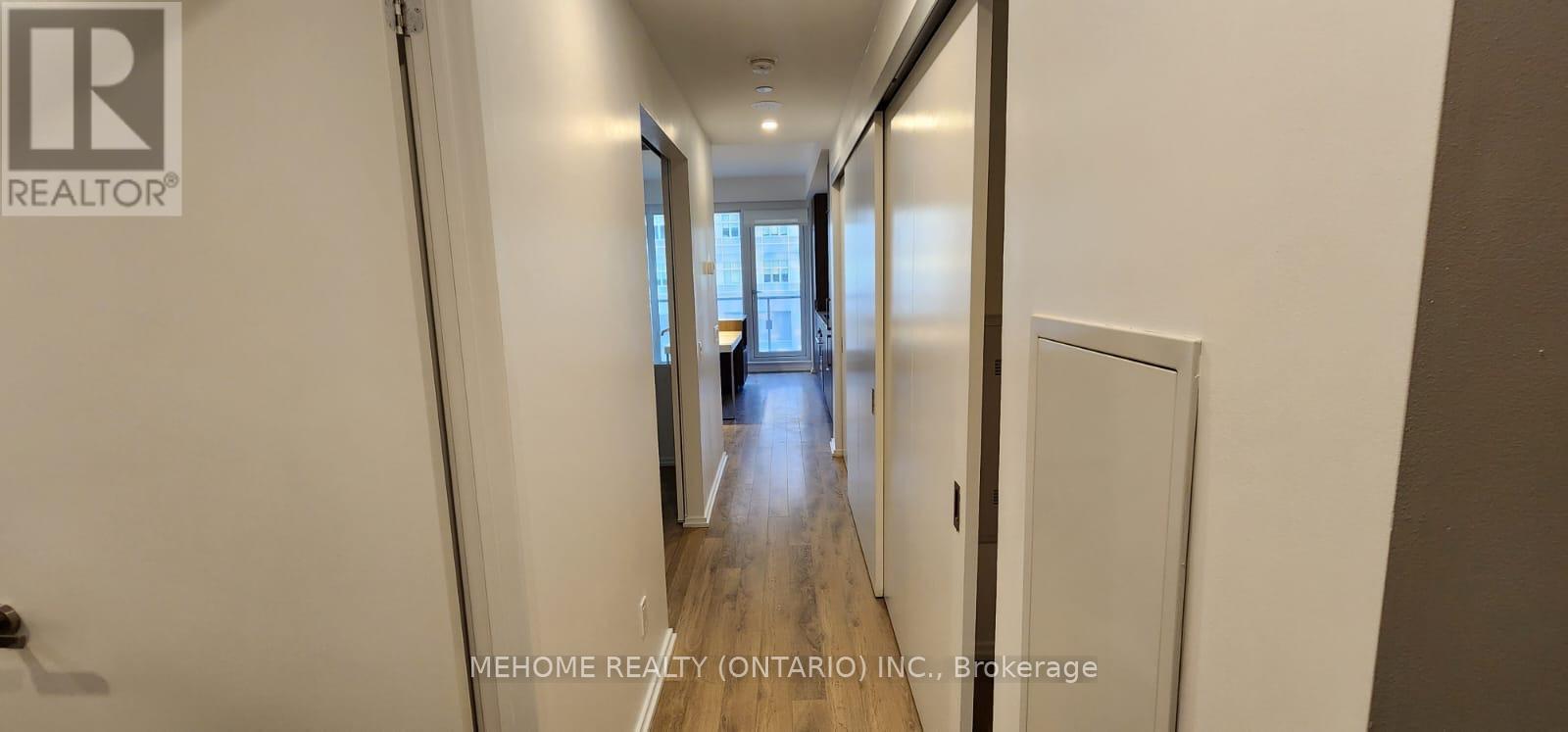 197 Yonge Street, Toronto, Ontario  M5B 0C4 - Photo 5 - C12577224