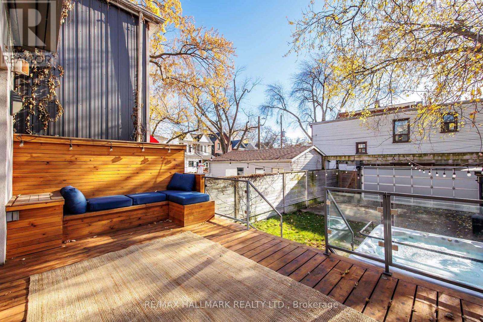 1549 Dundas Street E, Toronto, Ontario  M4L 1K6 - Photo 36 - E12577210