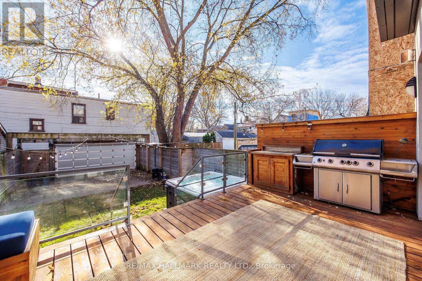 1549 Dundas Street E, Toronto, Ontario  M4L 1K6 - Photo 38 - E12577210