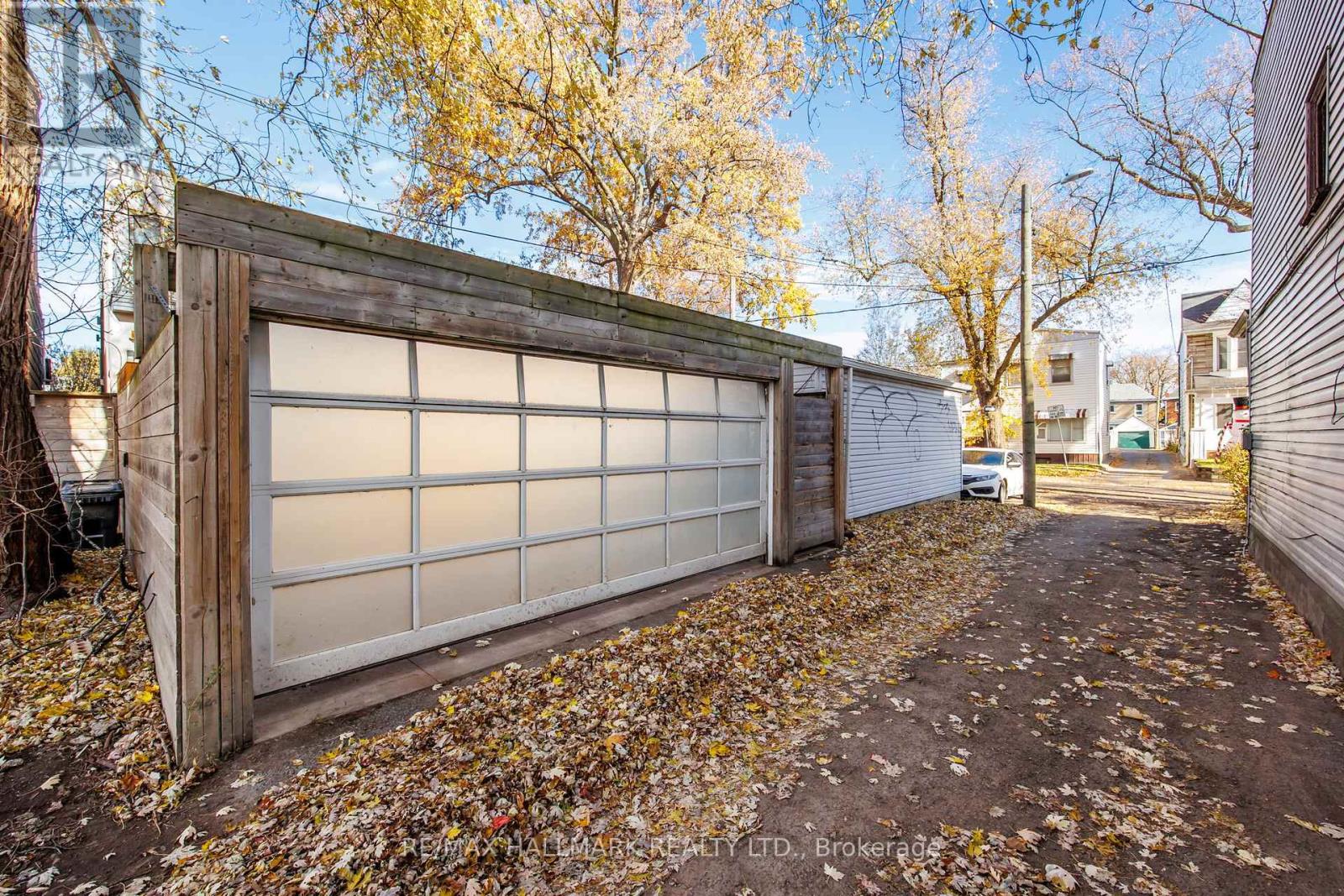 1549 Dundas Street E, Toronto, Ontario  M4L 1K6 - Photo 43 - E12577210