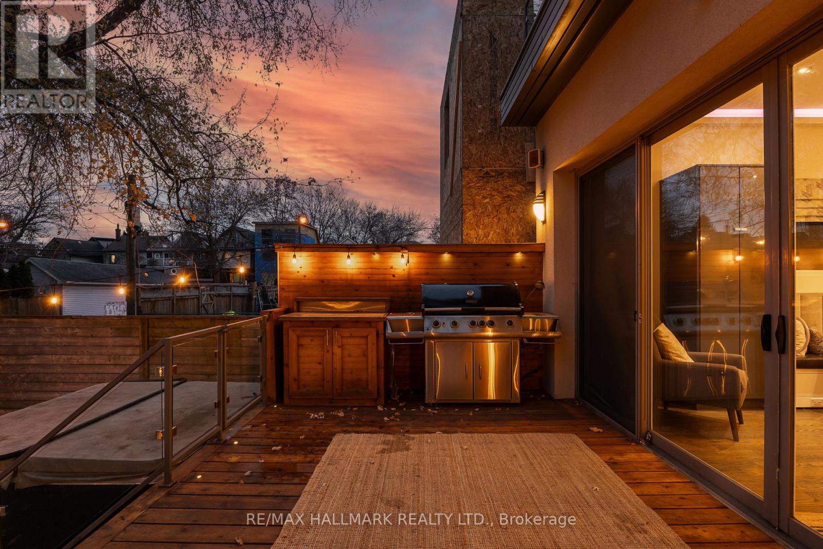 1549 Dundas Street E, Toronto, Ontario  M4L 1K6 - Photo 47 - E12577210