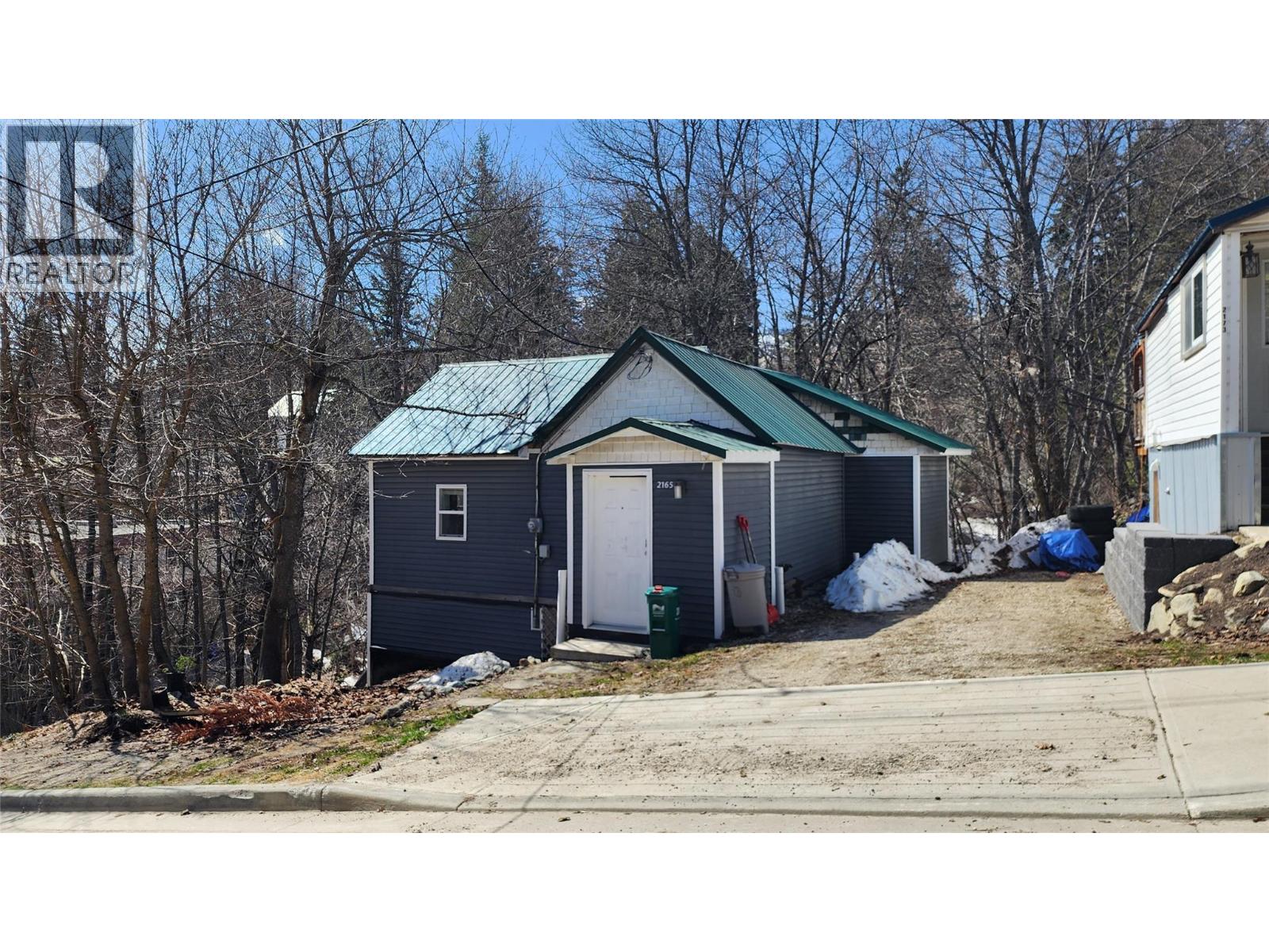 2165 Spokane Street, Rossland, British Columbia  V0G 1Y0 - Photo 2 - 10345005