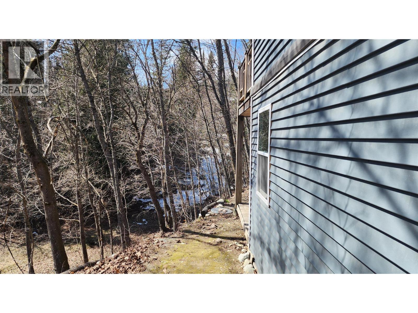 2165 Spokane Street, Rossland, British Columbia  V0G 1Y0 - Photo 31 - 10345005