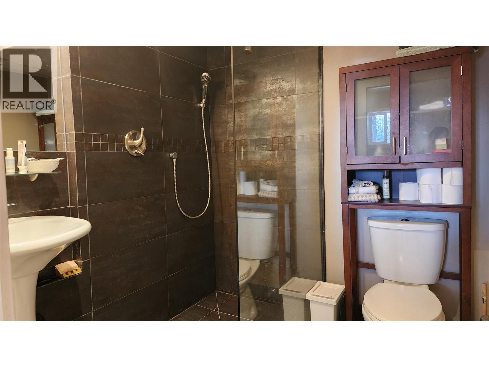 2165 Spokane Street, Rossland, British Columbia  V0G 1Y0 - Photo 22 - 10345005