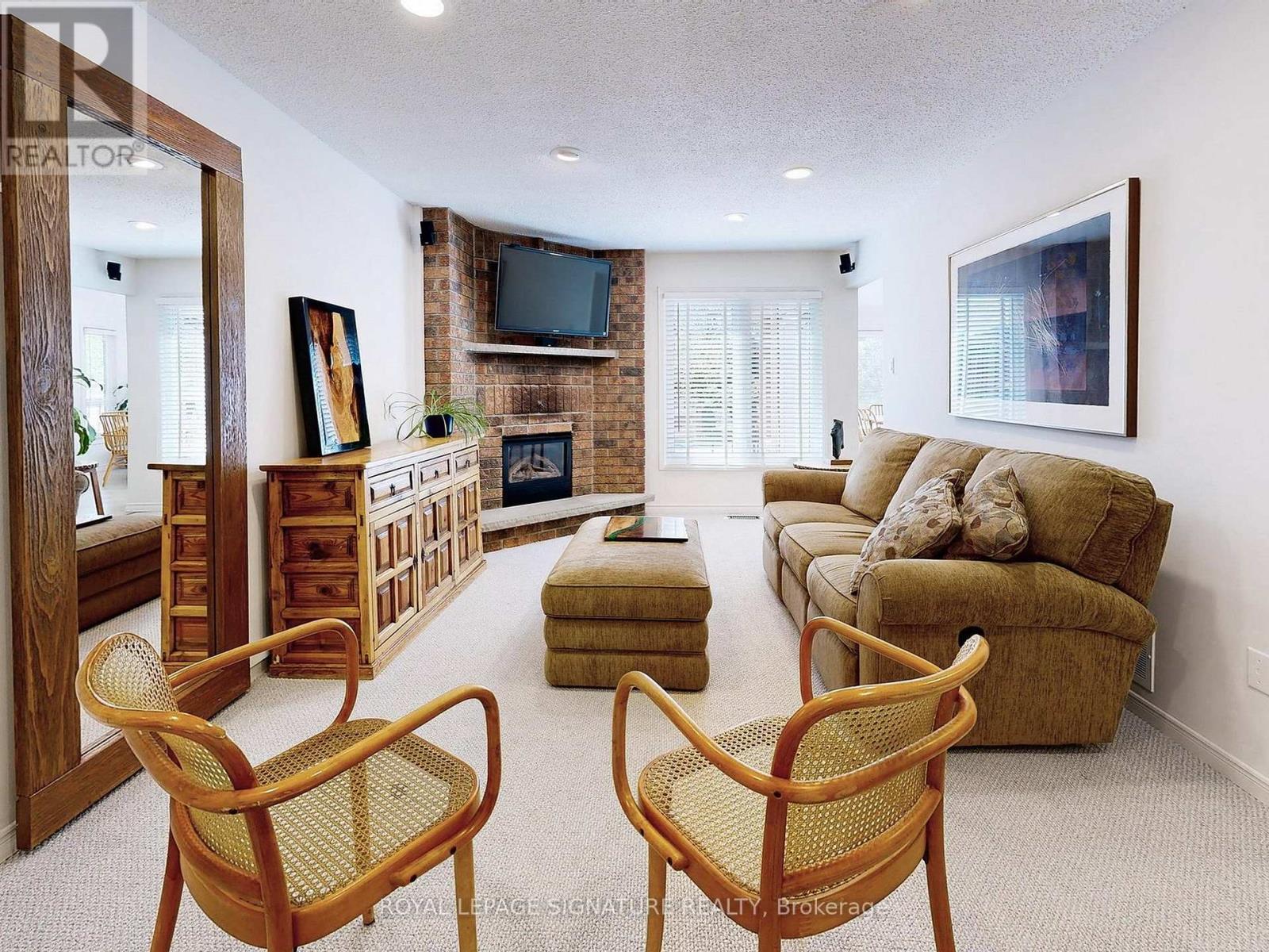 48 Millcroft Way, Vaughan, Ontario  L4J 6N9 - Photo 11 - N12518082