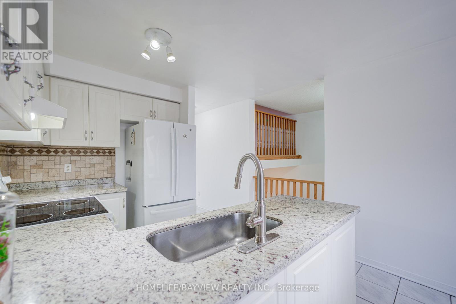 15 Bowler Street, Aurora, Ontario  L4G 7J2 - Photo 11 - N12577198