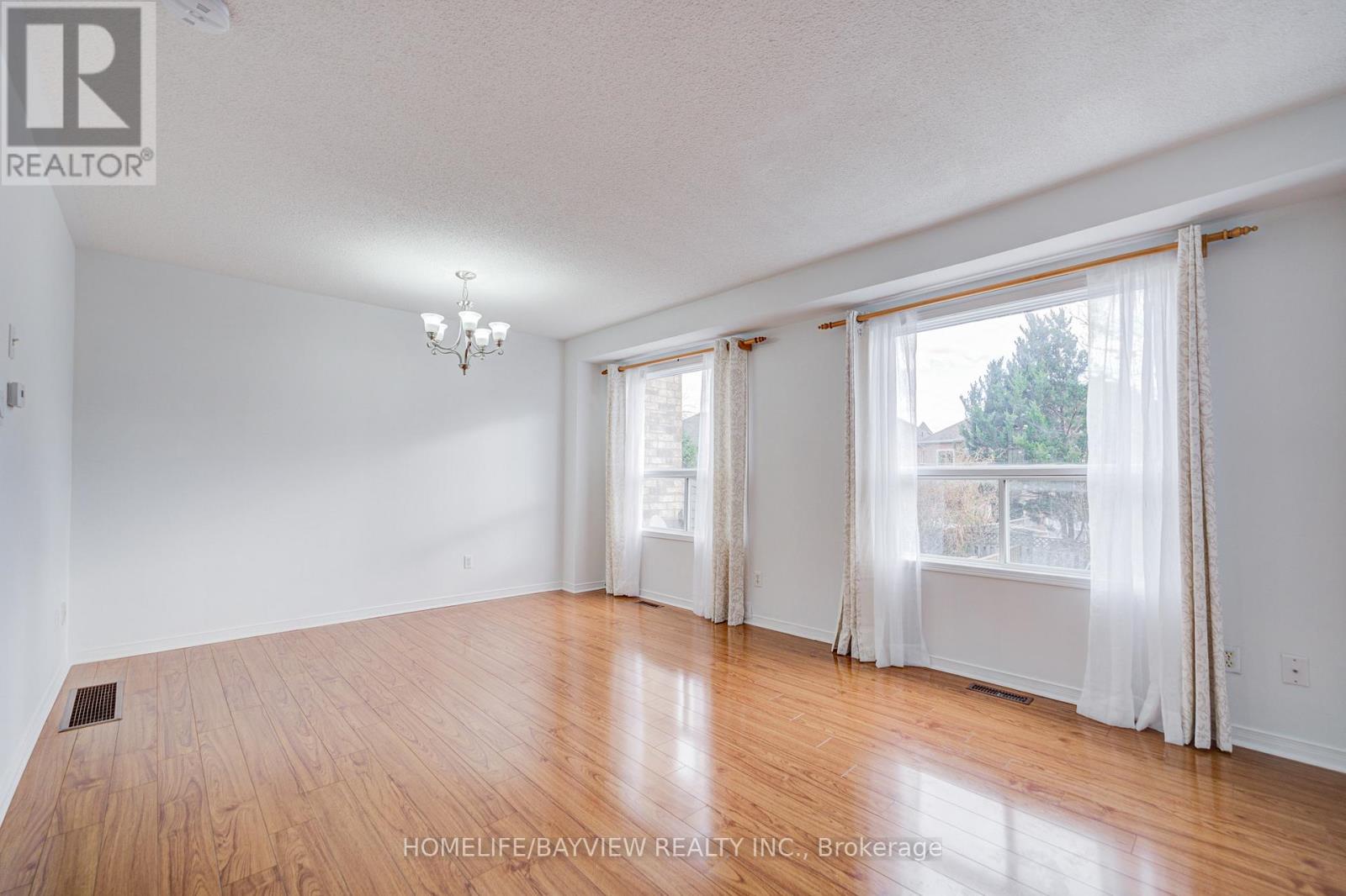 15 Bowler Street, Aurora, Ontario  L4G 7J2 - Photo 14 - N12577198