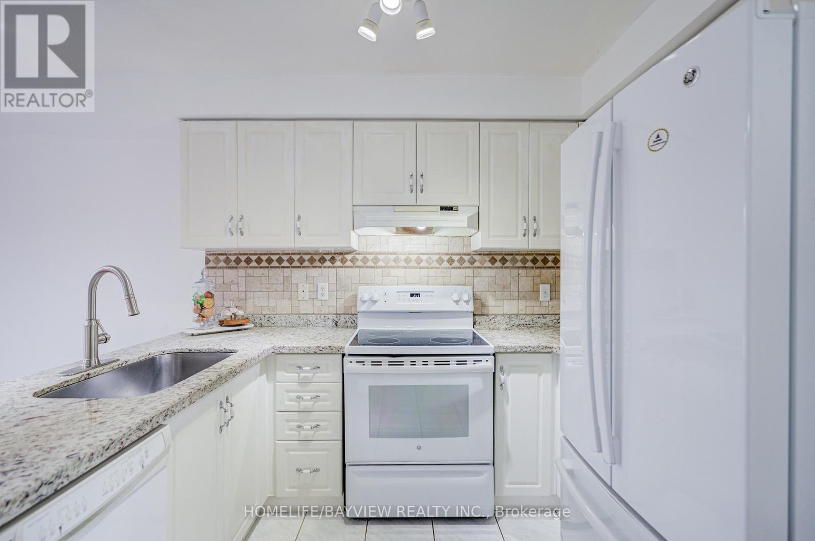 15 Bowler Street, Aurora, Ontario  L4G 7J2 - Photo 7 - N12577198