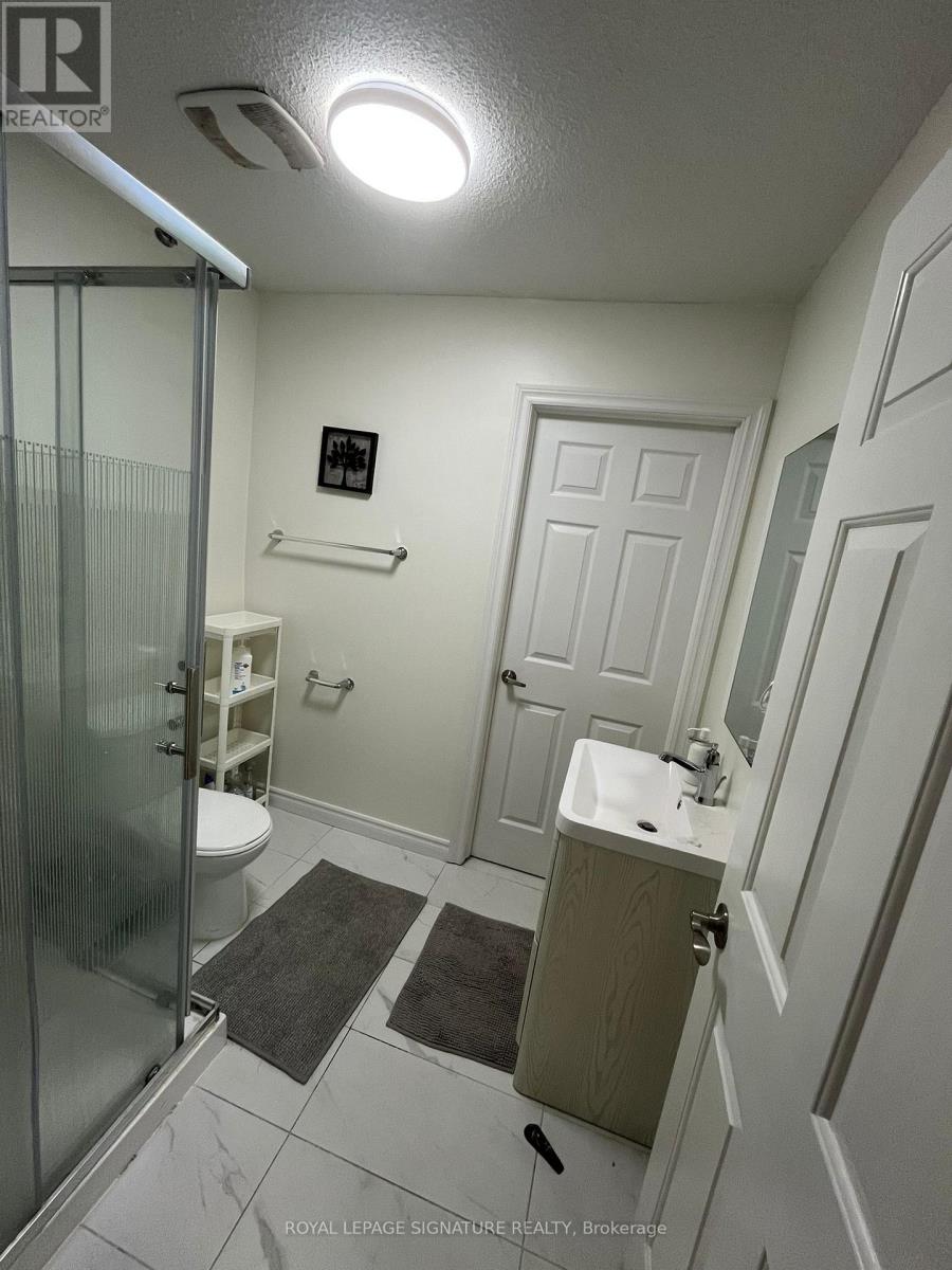 Main - 327 Evergreen Crescent, Oakville, Ontario  L6H 4T7 - Photo 16 - W12577208