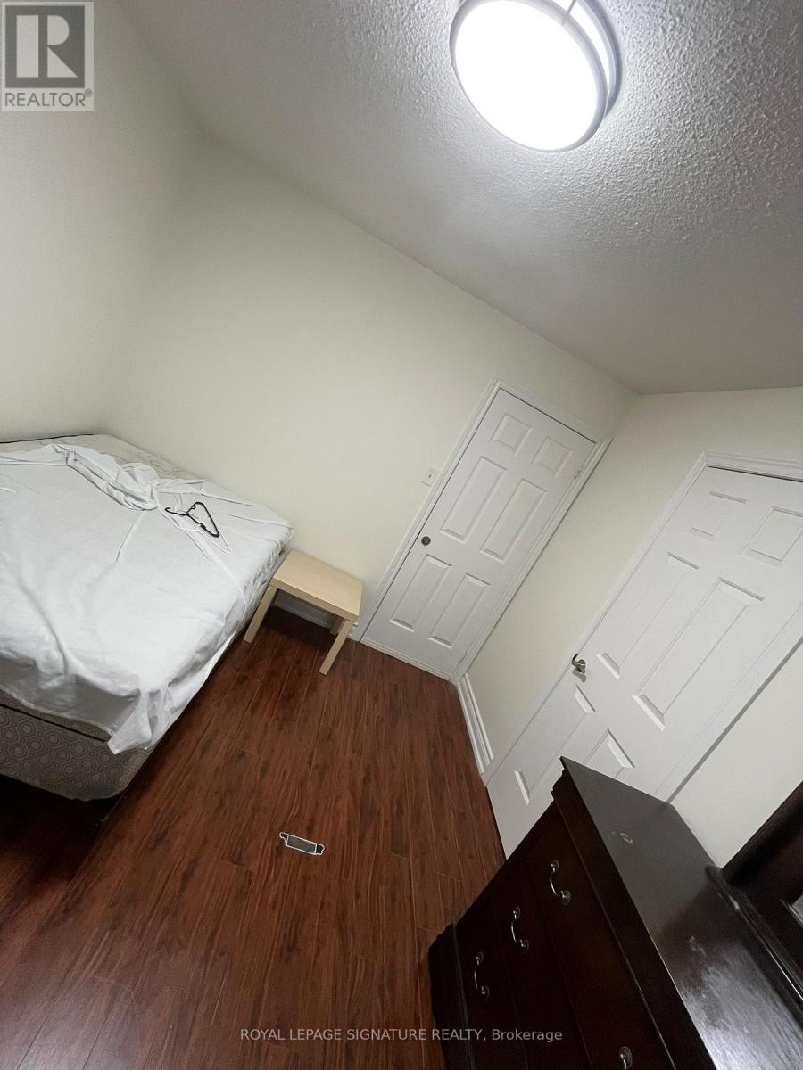 Main - 327 Evergreen Crescent, Oakville, Ontario  L6H 4T7 - Photo 19 - W12577208