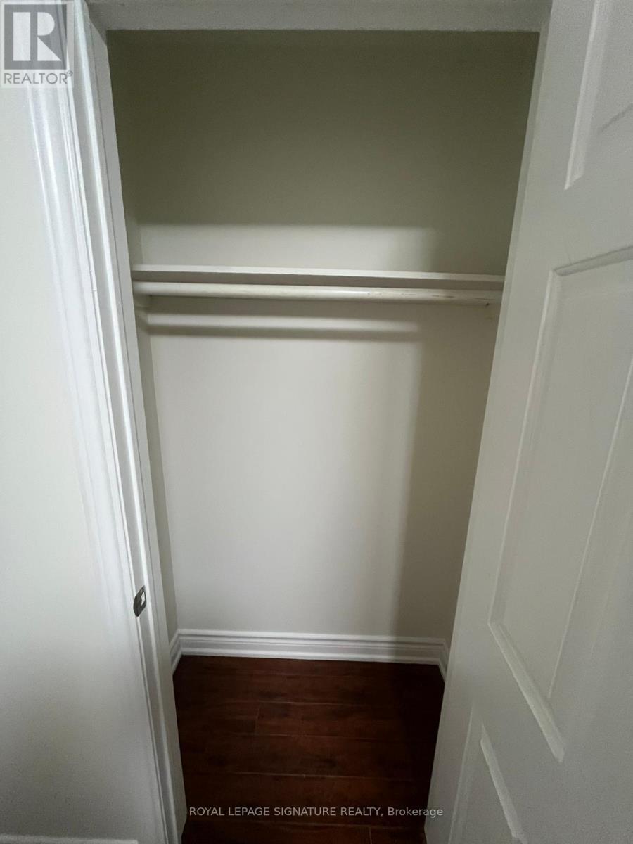 Main - 327 Evergreen Crescent, Oakville, Ontario  L6H 4T7 - Photo 21 - W12577208