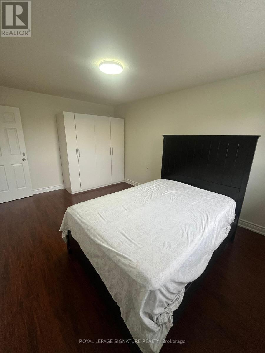 Main - 327 Evergreen Crescent, Oakville, Ontario  L6H 4T7 - Photo 5 - W12577208