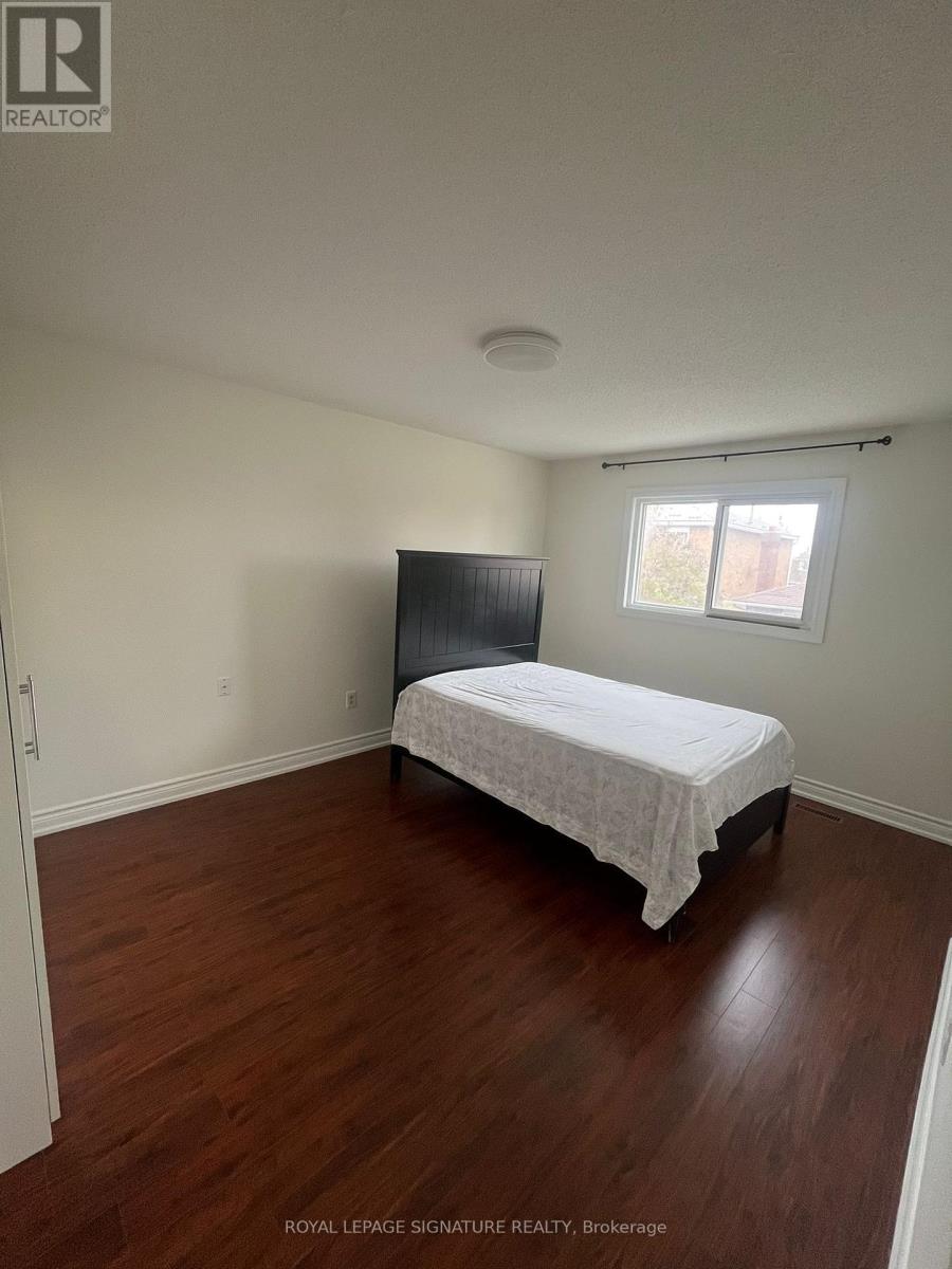 Main - 327 Evergreen Crescent, Oakville, Ontario  L6H 4T7 - Photo 6 - W12577208