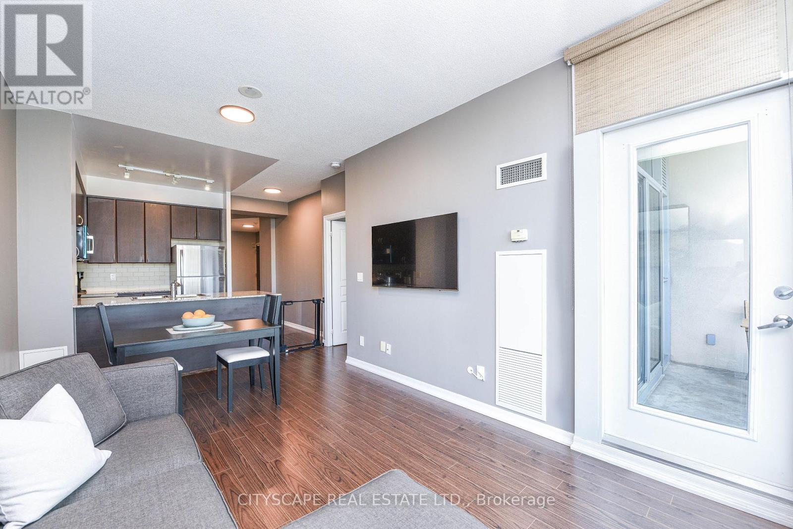 906 - 225 Webb Drive, Mississauga, Ontario  L5B 4P2 - Photo 11 - W12577236